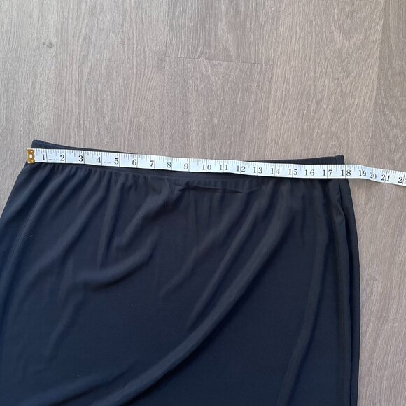 Jessica Plus Black Midi Skirt with Side-Slit & Elastic Waist - Picture 4 of 11